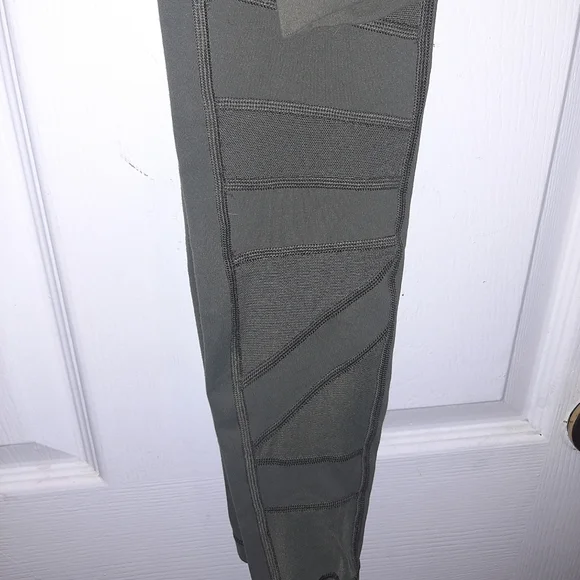 Lululemon Tech Mesh High Rise Wunder Tight - Picture 3 of 3